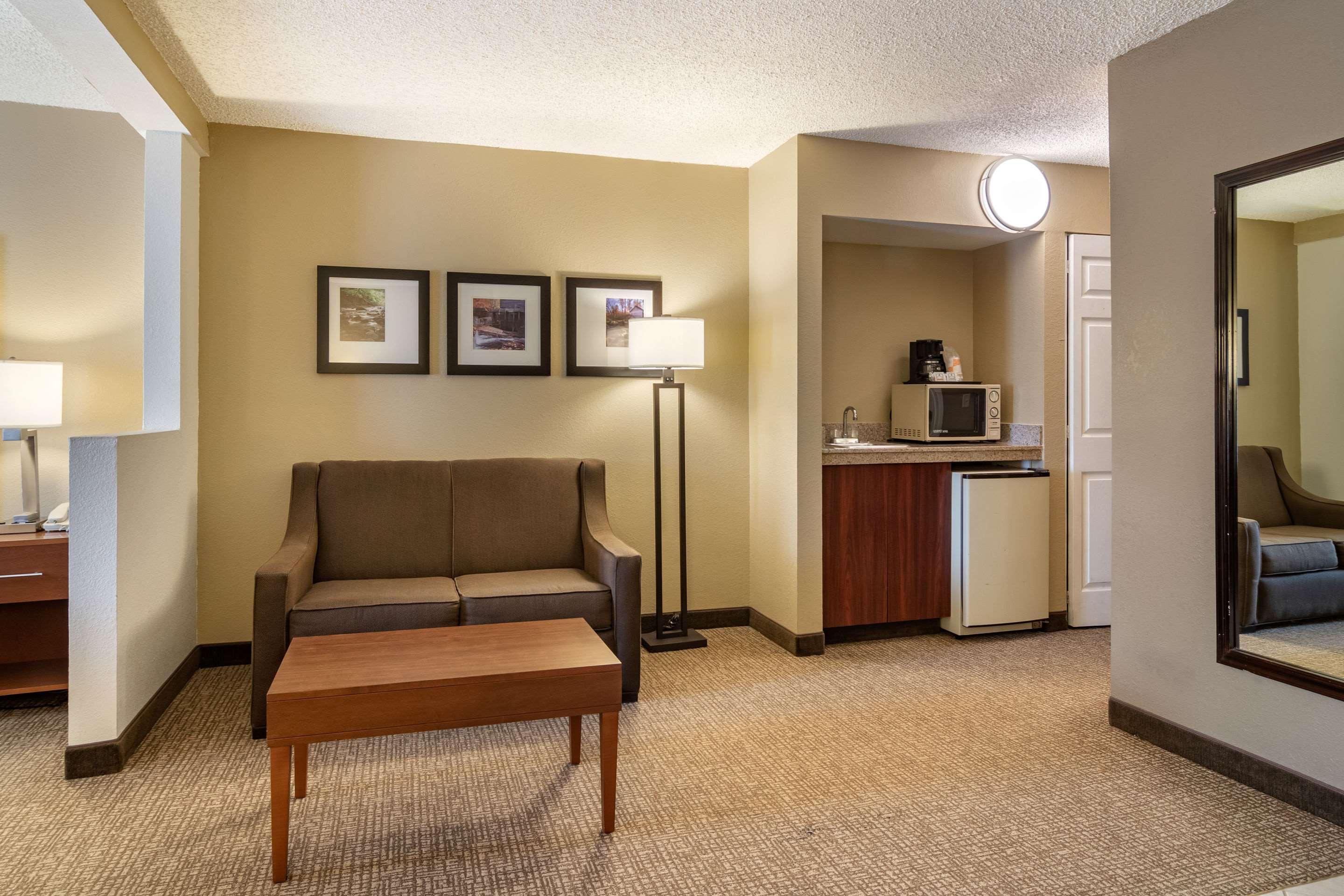 Comfort Inn & Suites Suwanee - Sugarloaf Exteriör bild